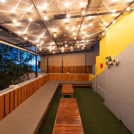 Zostel Bangalore- Indiranagar Экстерьер фото